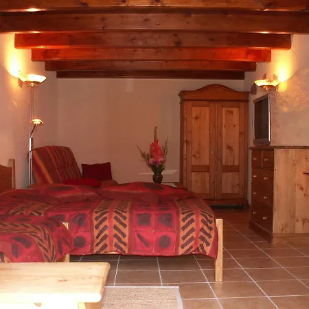 Chambres D'hotes Ferme Le Scarupt La Margottelle Alojamento de Acomodação e Pequeno-almoço *