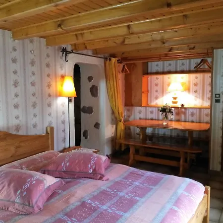 Chambres D'hotes Ferme Le Scarupt La Margottelle Alojamento de Acomodação e Pequeno-almoço