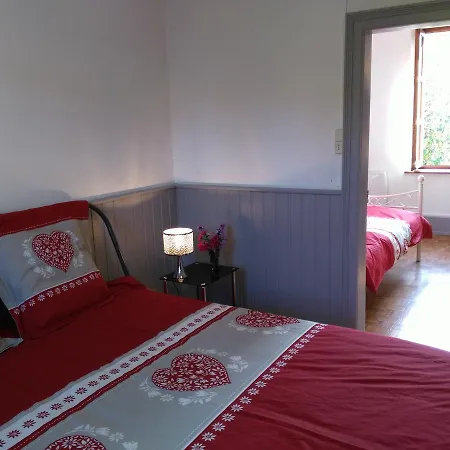 Chambres D'hotes Ferme Le Scarupt La Margottelle Alojamento de Acomodação e Pequeno-almoço *